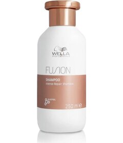 Wella Professionals Fusion Intense Repair regeneračný šampón na poškodené vlasy 250ml